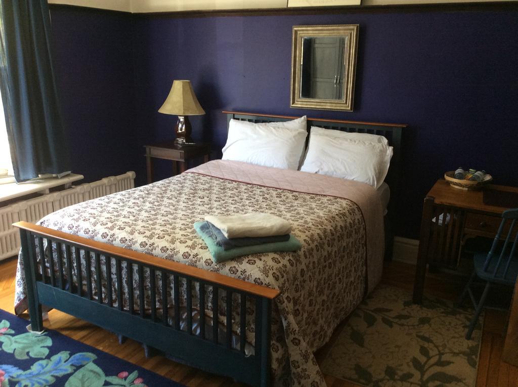 تورونتو Elliott House Bed & Breakfast الغرفة الصورة