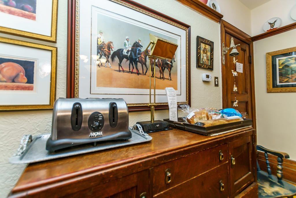 تورونتو Elliott House Bed & Breakfast المظهر الخارجي الصورة