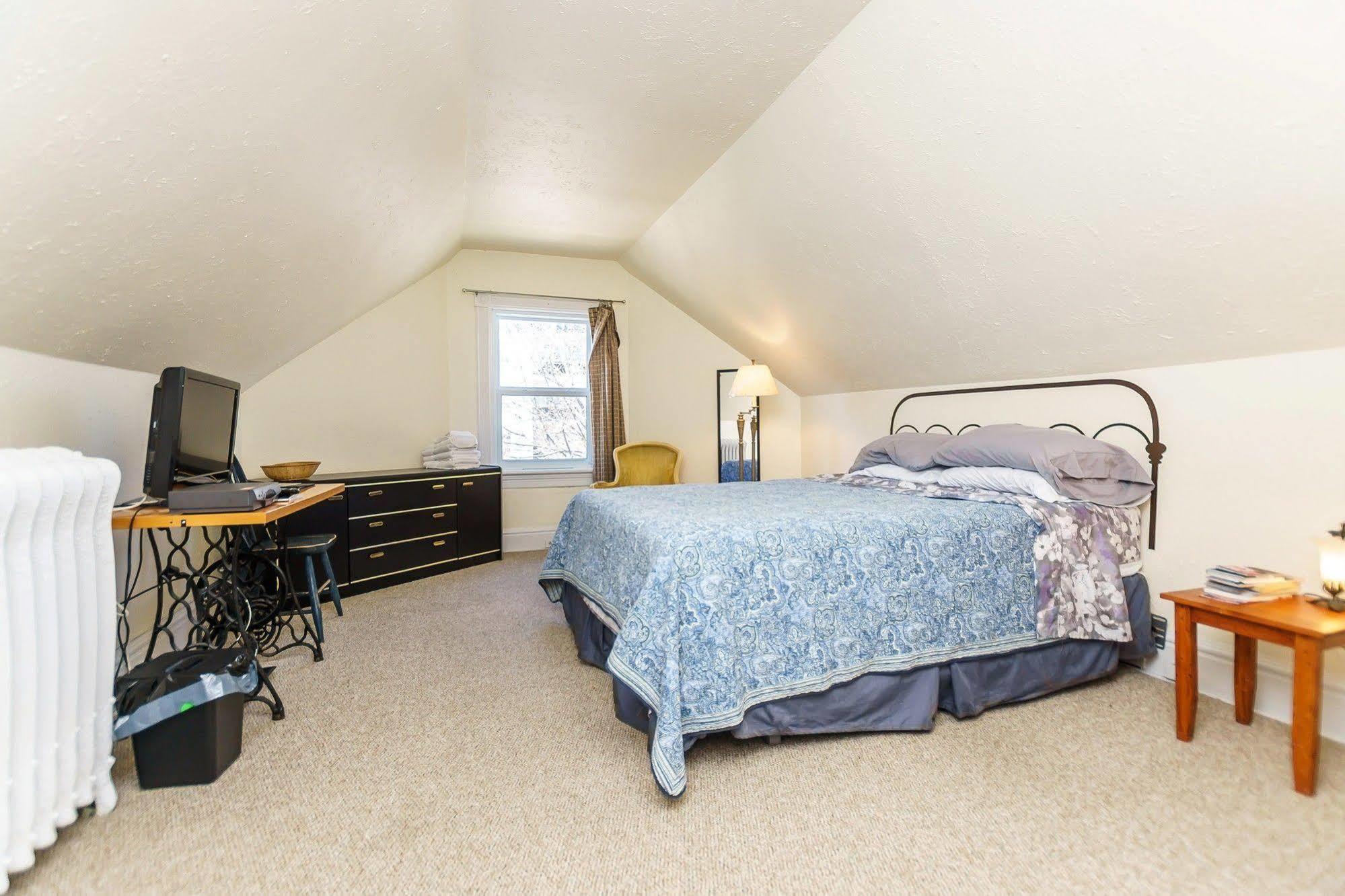 تورونتو Elliott House Bed & Breakfast المظهر الخارجي الصورة